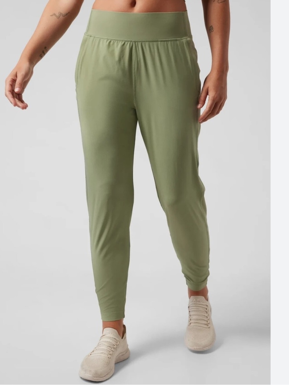 Athleta Run With It Women's Eucalyptus Olive Green Jogger Pants